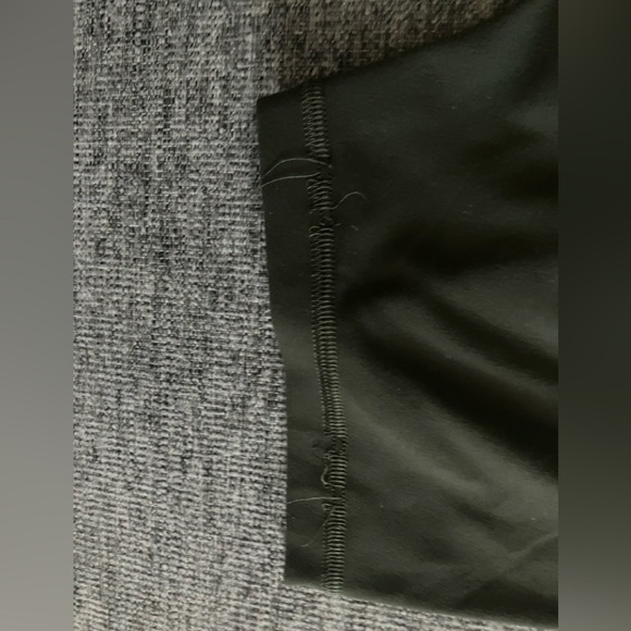 Lululemon Align 8” short - size 6 - Olive green - Picture 5 of 6